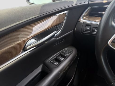 Used 2019 Cadillac XT5 Platinum AWD/4WD image 12