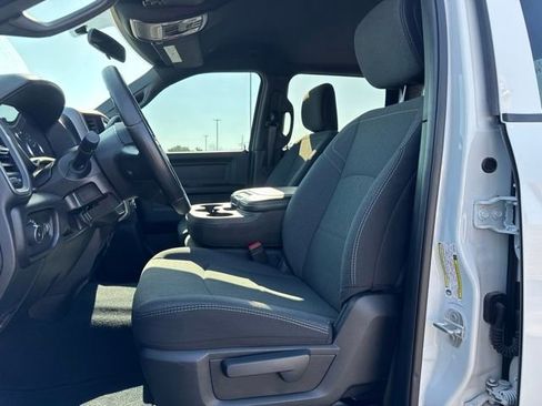 Used 2024 RAM 3500 Tradesman w/ Chrome Appearance Group AWD/4WD image 10