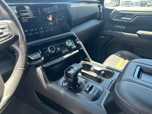 Used 2022 GMC Sierra 1500 AT4 w/ AT4 Premium Package AWD/4WD image 25