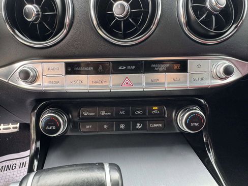 Used 2021 Kia Stinger GT1 RWD image 24