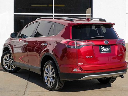 Used 2018 Toyota RAV4 Limited image 10