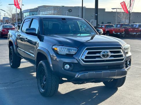 Used 2020 Toyota Tacoma Limited image 7