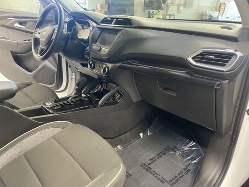 Certified 2023 Chevrolet TrailBlazer LT FWD image 38