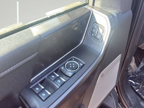 Used 2025 Ford F150 Lariat AWD/4WD image 38