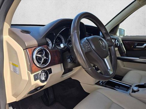 Used 2013 Mercedes-Benz GLK 350 4MATIC image 8