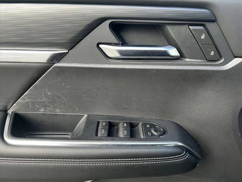 Used 2025 GMC Acadia Elevation w/ Elevation Premium Package image 11