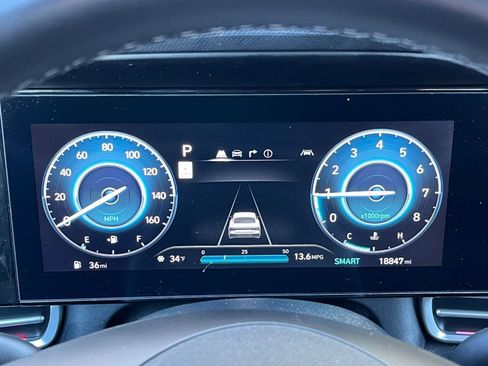 Used 2025 Hyundai Elantra SEL image 36