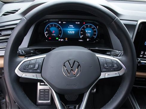 Certified 2025 Volkswagen Atlas Cross Sport SEL R-Line image 19