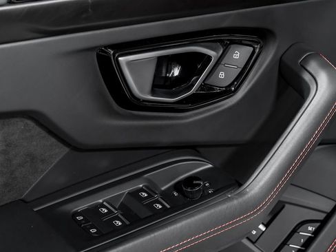 Used 2024 Lamborghini Urus S AWD/4WD image 10