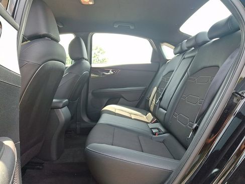 Certified 2023 Kia Forte GT-Line FWD image 9