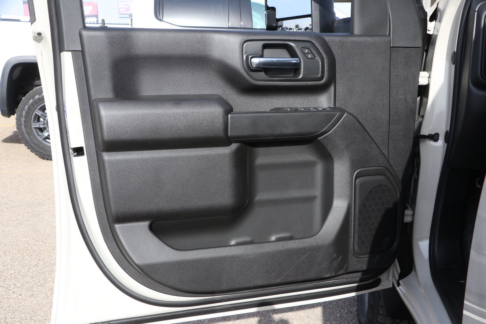 New 2026 Chevrolet Silverado 2500 Custom w/ Custom Value Package AWD/4WD image 10