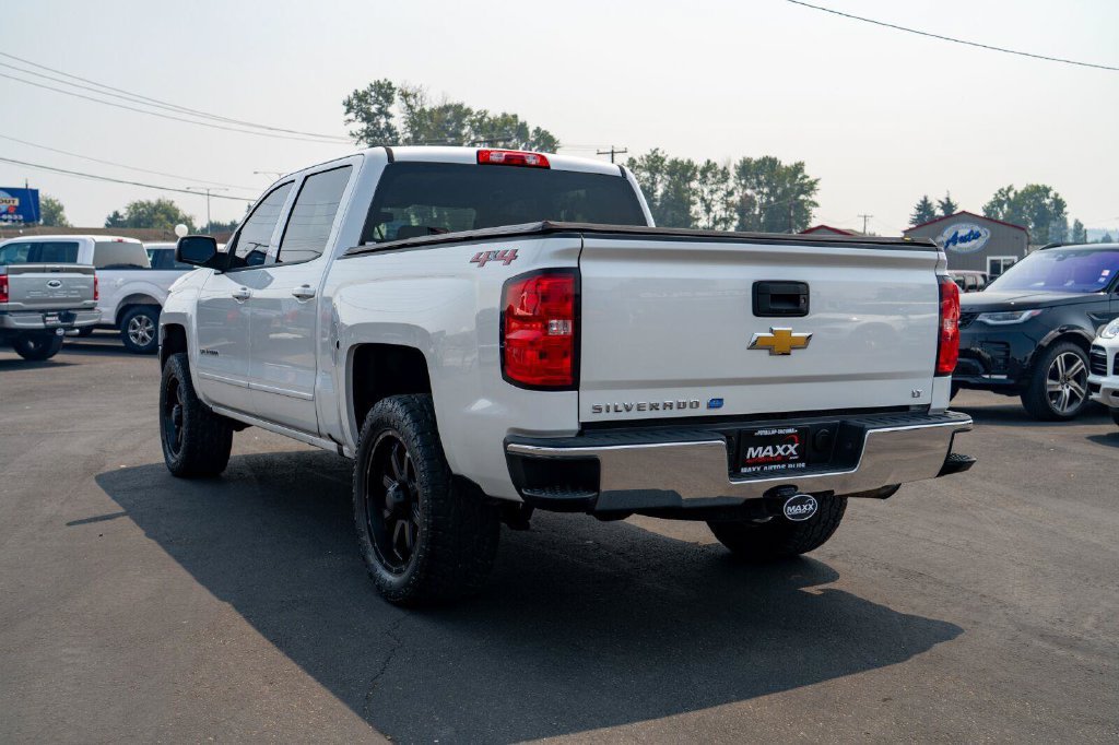 Used 2018 Chevrolet Silverado 1500 LT w/ LT Eassist Package AWD/4WD image 11