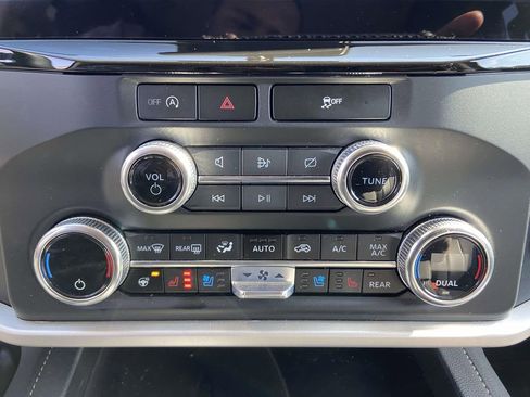 Used 2023 Ford Expedition XLT image 24