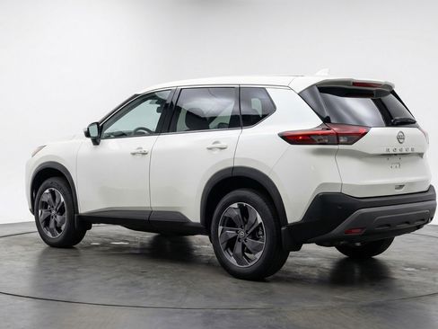 Used 2025 Nissan Rogue SV FWD image 6