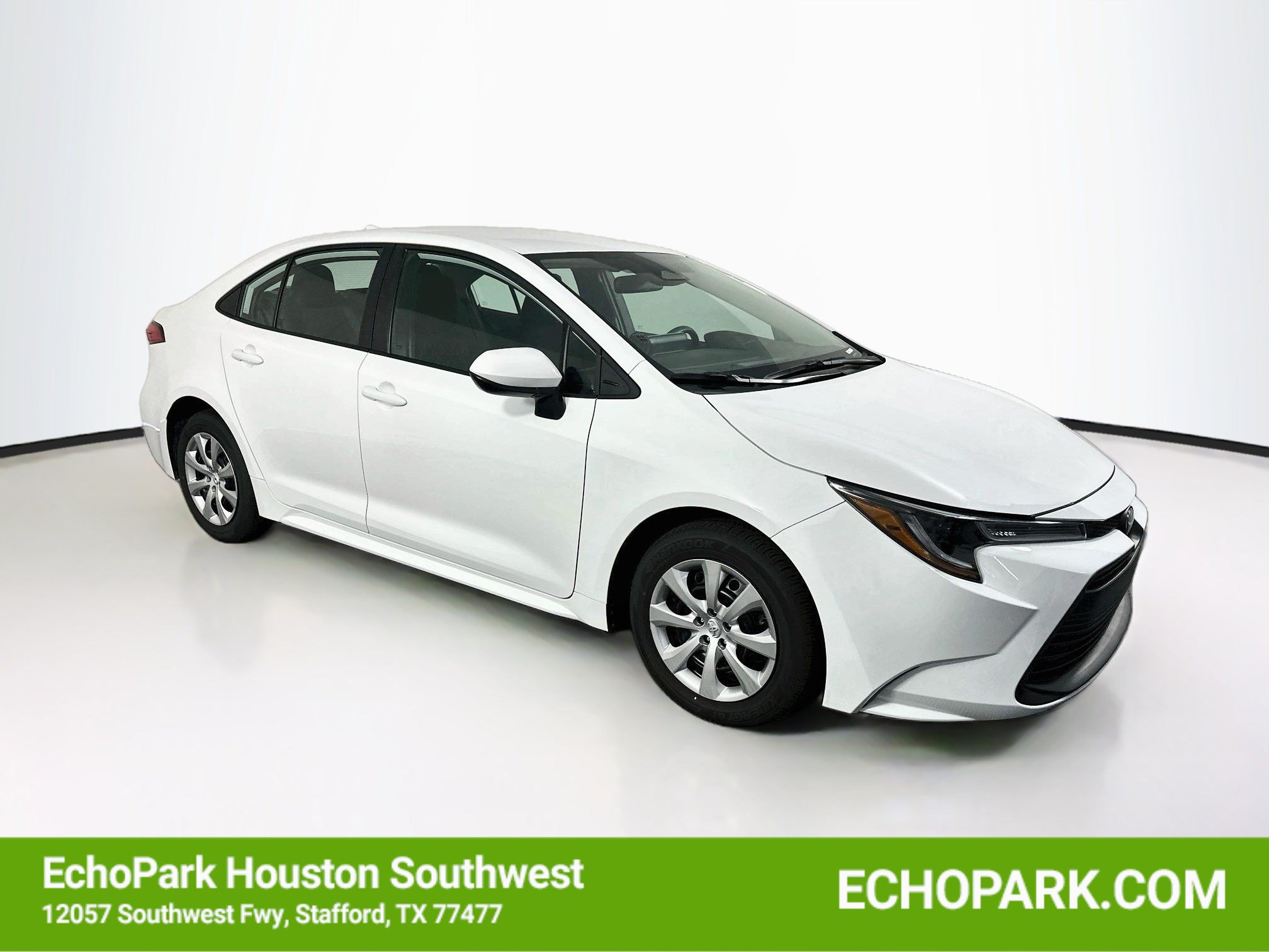 Used 2026 Toyota Corolla LE FWD image 1