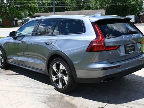 Used 2020 Volvo V60 T5 Cross Country AWD/4WD image 7