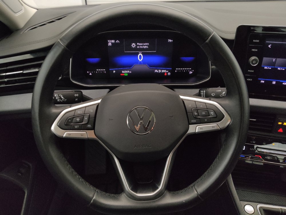 Used 2025 Volkswagen Jetta SE FWD image 22