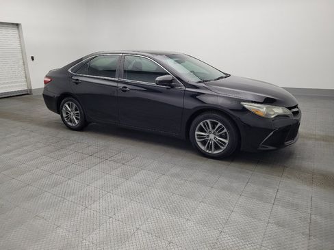 Used 2015 Toyota Camry SE image 11
