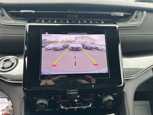 Used 2023 Jeep Grand Cherokee Altitude image 24