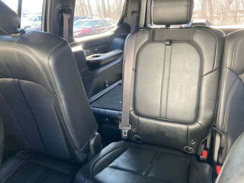 Used 2022 Jeep Wagoneer Series III image 32