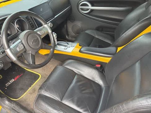 Used 2003 Chevrolet SSR w/ Preferred Equipment Group image 9