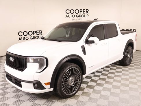 Used 2025 Ford Maverick Lobo AWD/4WD image 11
