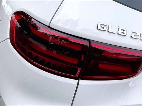 New 2026 Mercedes-Benz GLB 250 4MATIC image 6