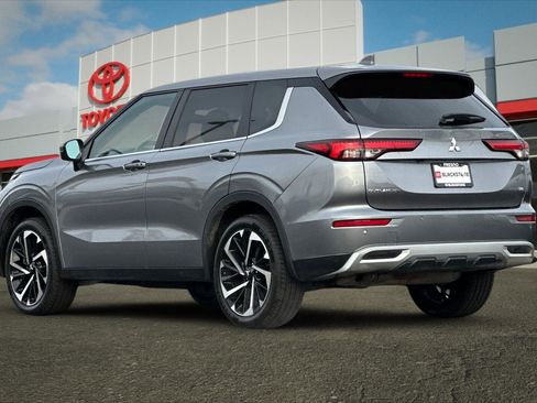 Used 2024 Mitsubishi Outlander SE image 5