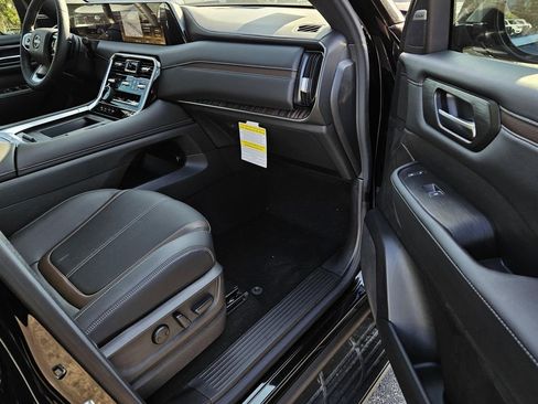 New 2026 Nissan Armada SL image 6