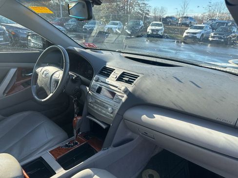 Used 2010 Toyota Camry XLE image 13