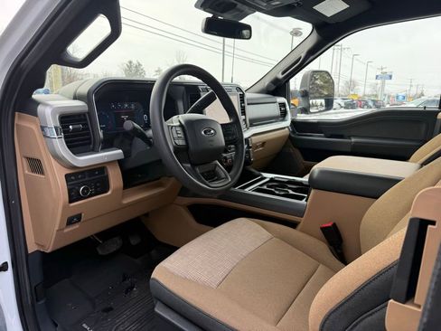 Used 2024 Ford F250 XLT w/ XLT Premium Package image 27