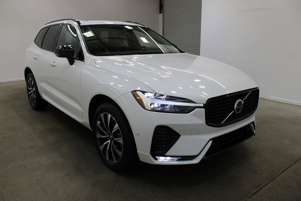 Used 2024 Volvo XC60 B5 Plus AWD/4WD image 6