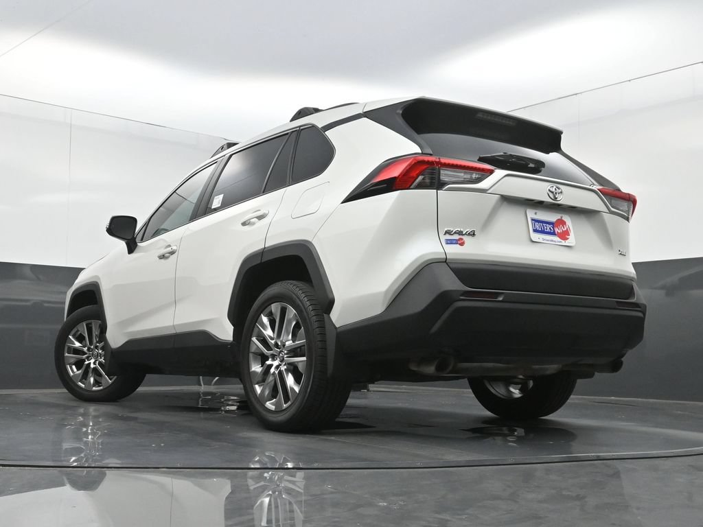 Used 2021 Toyota RAV4 XLE Premium FWD image 28