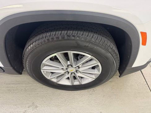 Used 2022 Chevrolet Traverse LT image 5