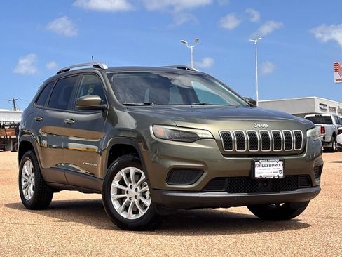 Used 2021 Jeep Cherokee Latitude w/ Mopar Interior Package AWD/4WD image 2