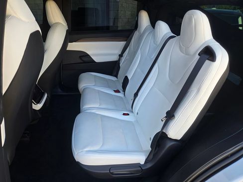 Used 2022 Tesla Model X AWD/4WD image 14