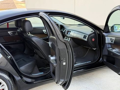 Used 2013 Jaguar XF 3.0 RWD image 19
