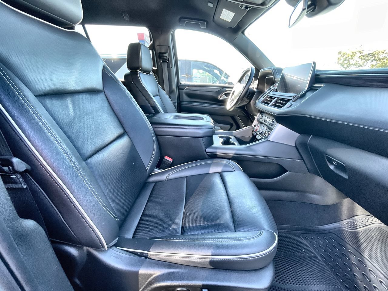 Used 2024 GMC Yukon SLT RWD image 28