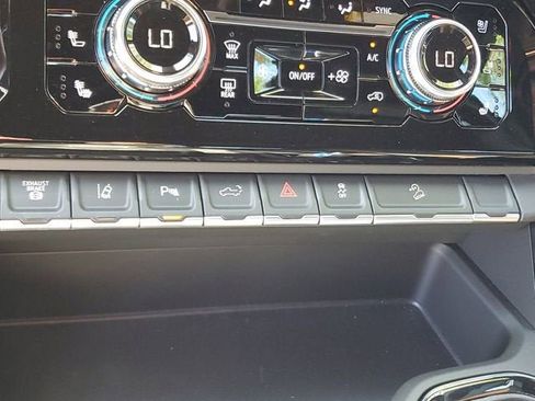 New 2026 GMC Sierra 2500 AT4 w/ Technology Package AWD/4WD image 26