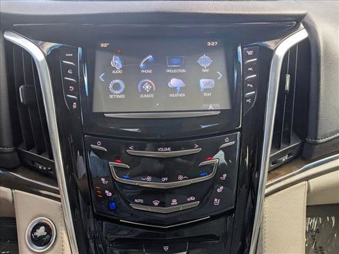 Used 2020 Cadillac Escalade ESV Luxury RWD image 14