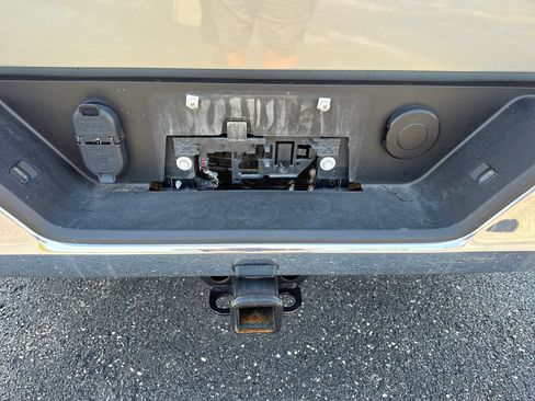 Used 2025 Chevrolet Silverado 1500 LT AWD/4WD image 7
