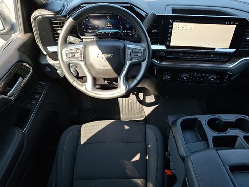 Used 2024 Chevrolet Silverado 1500 LT AWD/4WD image 12