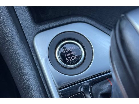 Used 2025 Nissan Sentra SR FWD image 32