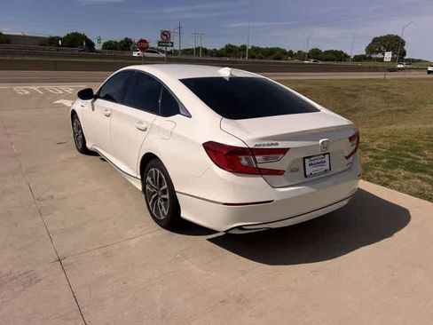 Certified 2019 Honda Accord EX image 5