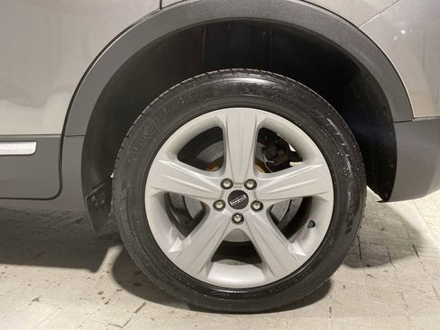 Used 2017 Lincoln MKC Premiere image 8