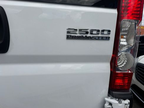 Used 2025 RAM ProMaster 2500 w/ U-Haul Equipment Group FWD image 8