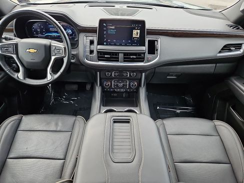 Used 2024 Chevrolet Suburban Premier RWD image 11