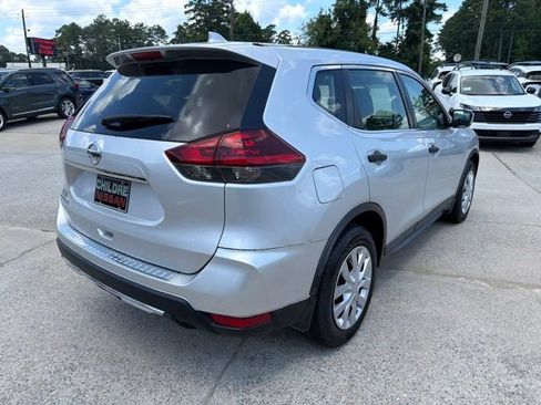 Used 2018 Nissan Rogue S FWD image 6