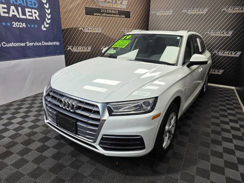 Used 2019 Audi Q5 2.0T Premium w/ Convenience Package image 2