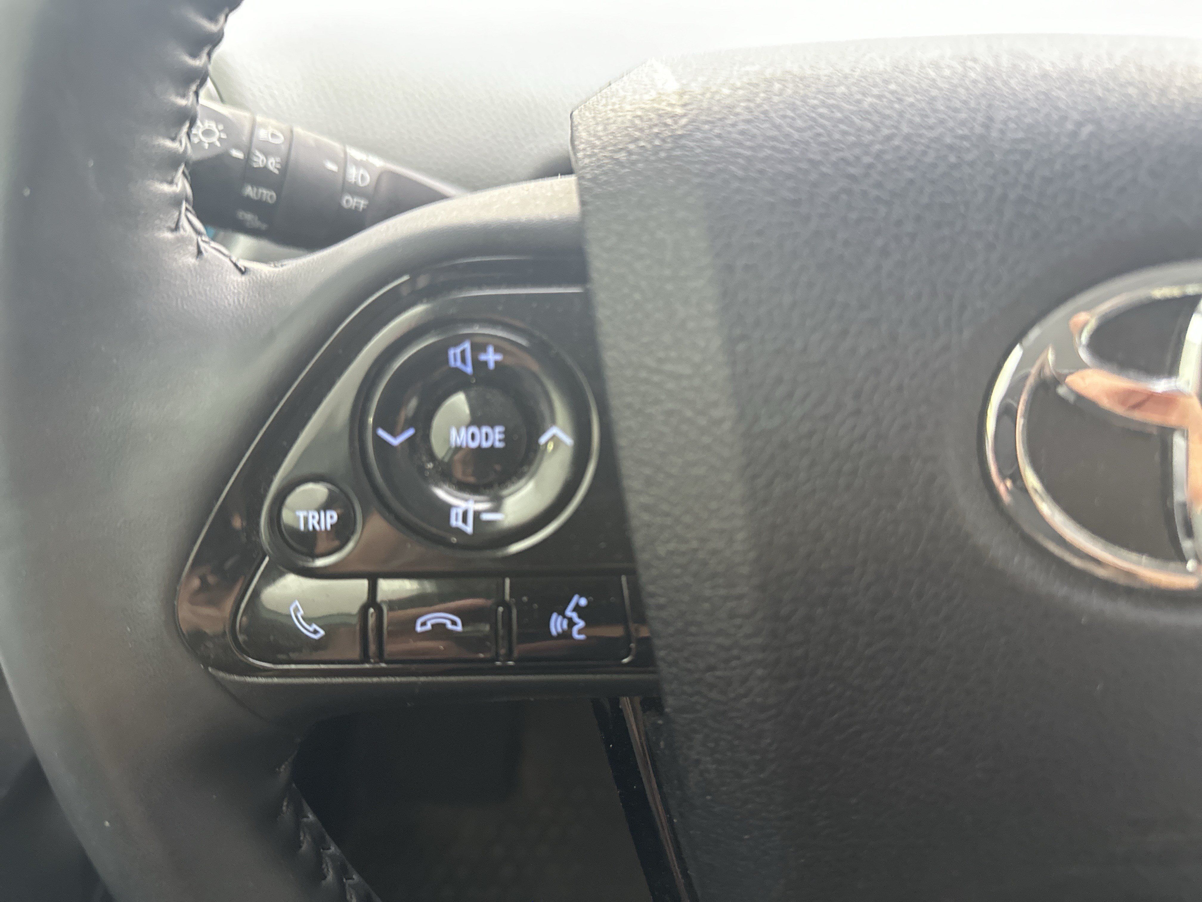 Used 2022 Toyota Prius XLE w/ Advanced Technology Package AWD/4WD image 16